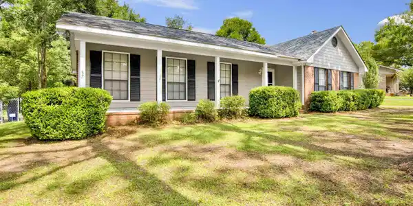 109 Meadow Circle