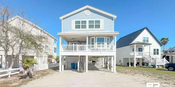 210 W 8th Street