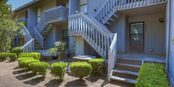106 Golf Terrace