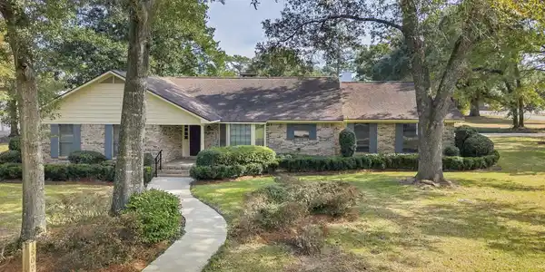 502 Cedar Circle