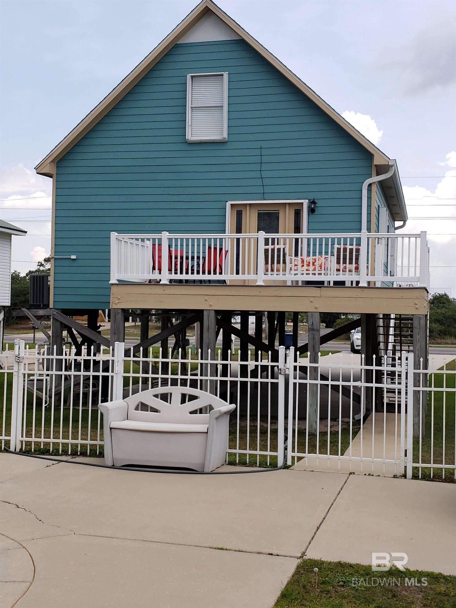 Image 2: Back Of Structure