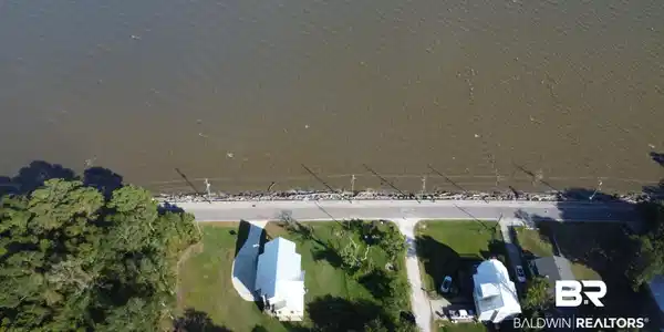 Image 4: Aerial view of property's location
