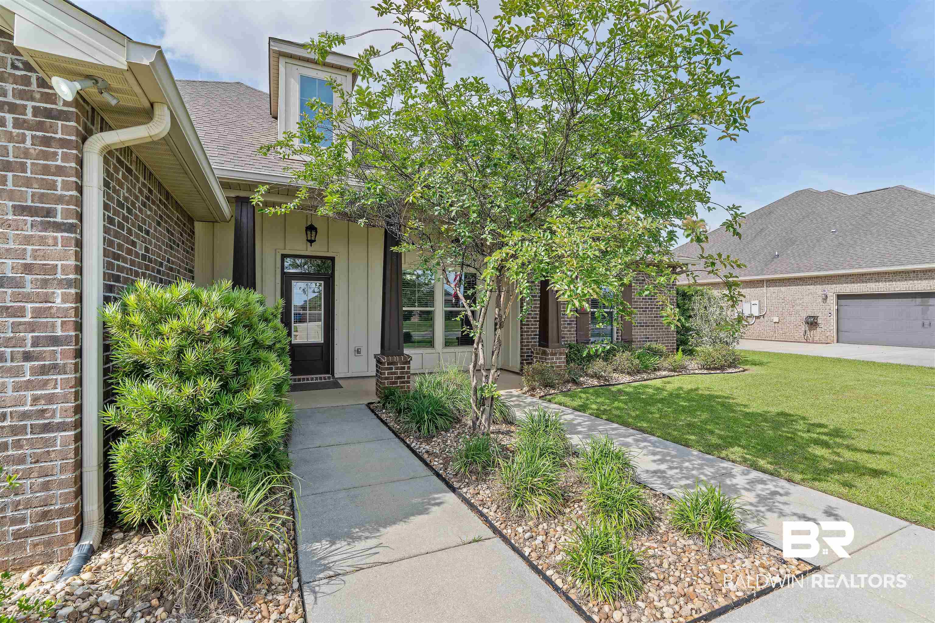 Image 4: Front Porch