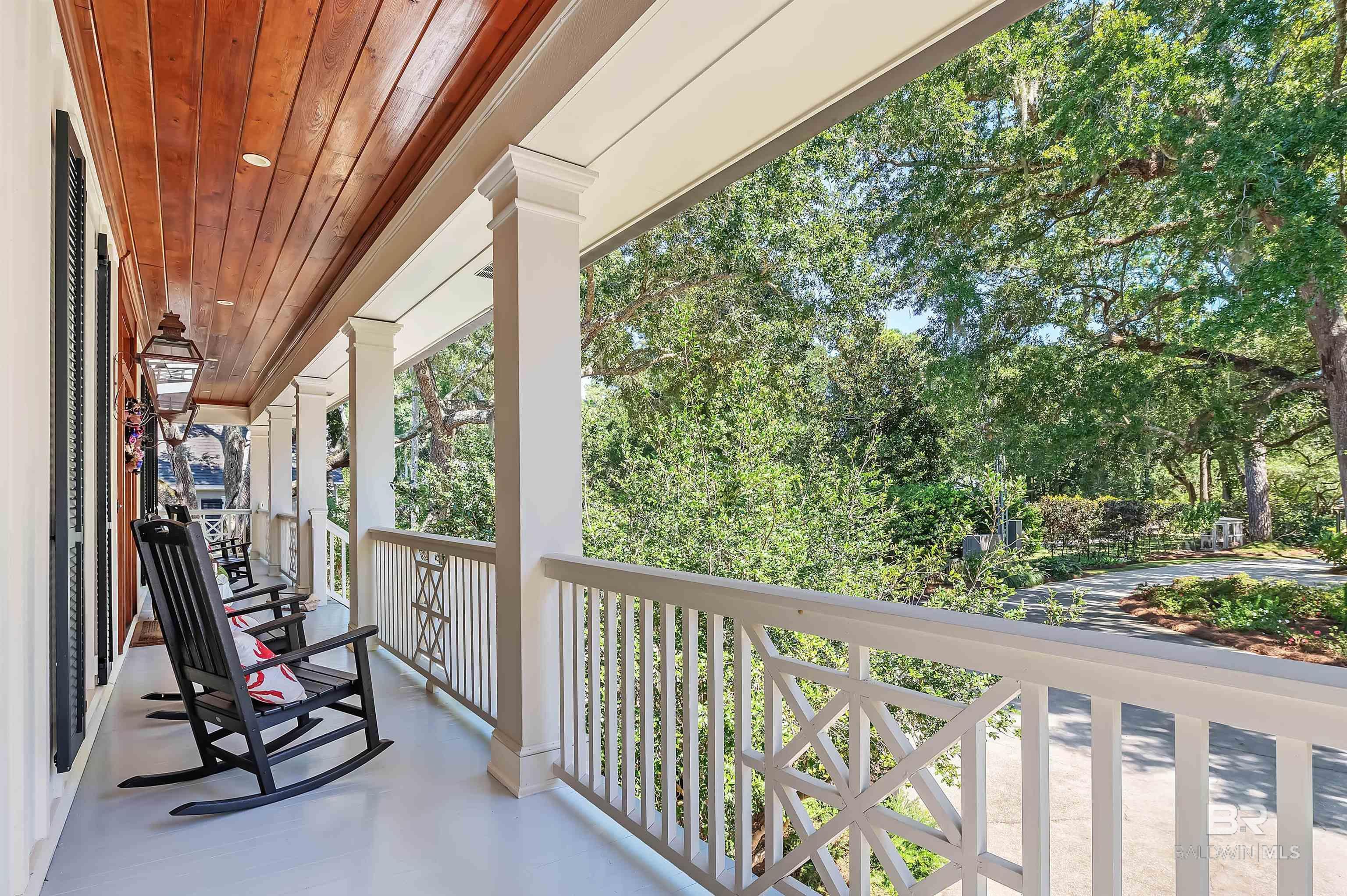 Image 3: Balcony