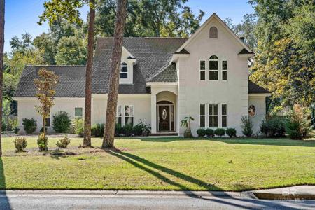 6120 Oakwood Lane