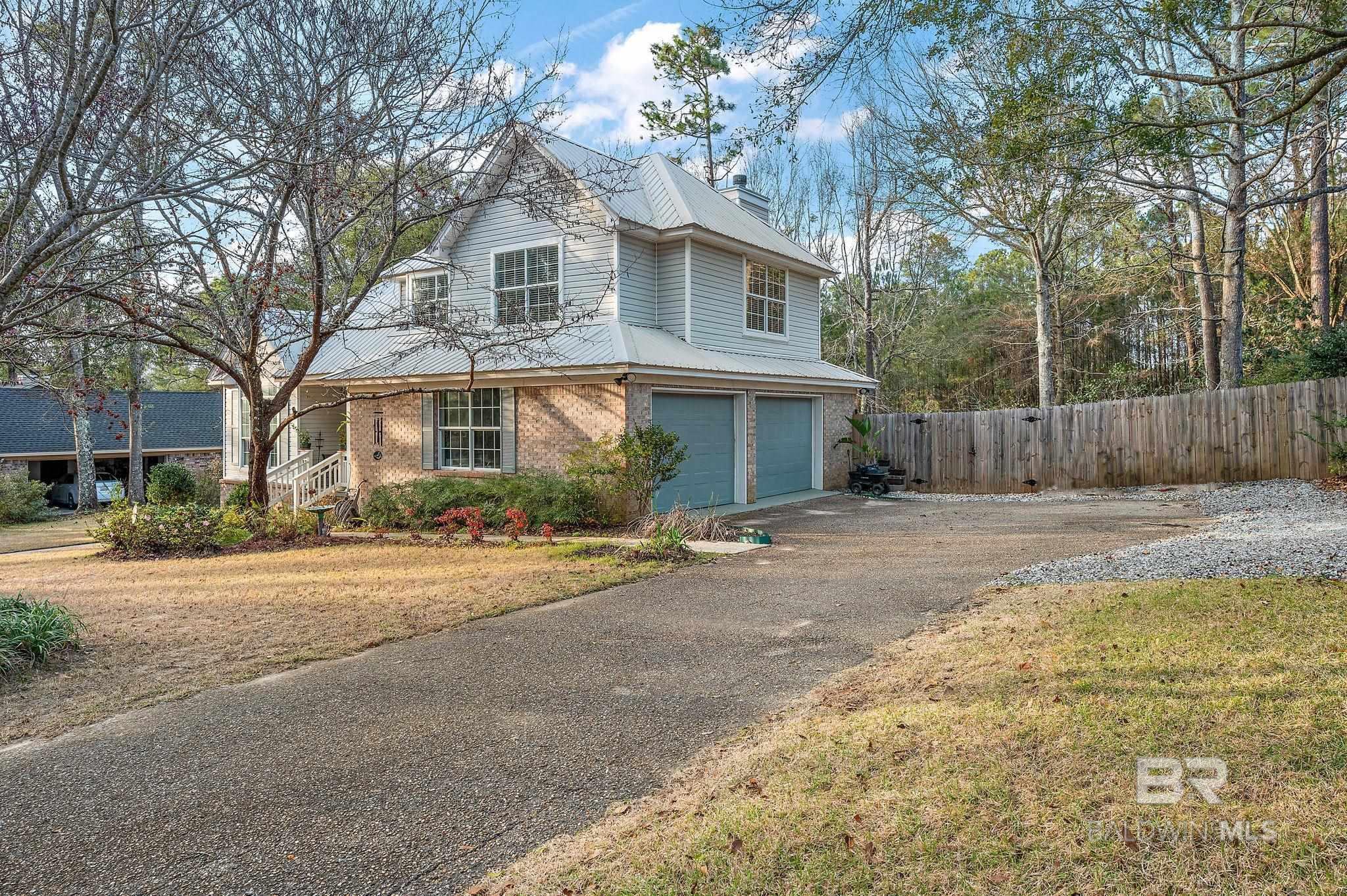 Image 4: Front Of Structure