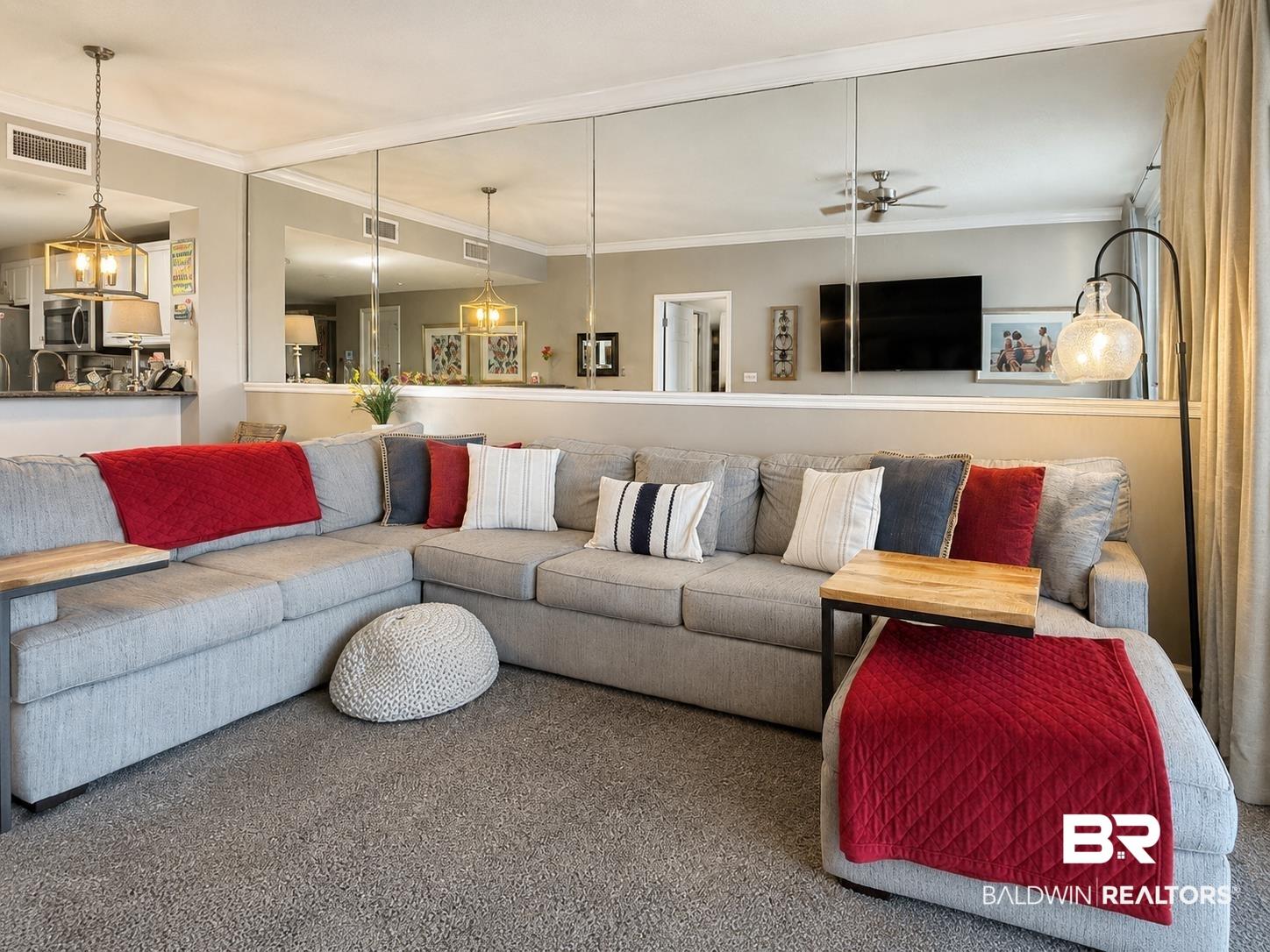 Image 3: Living Room