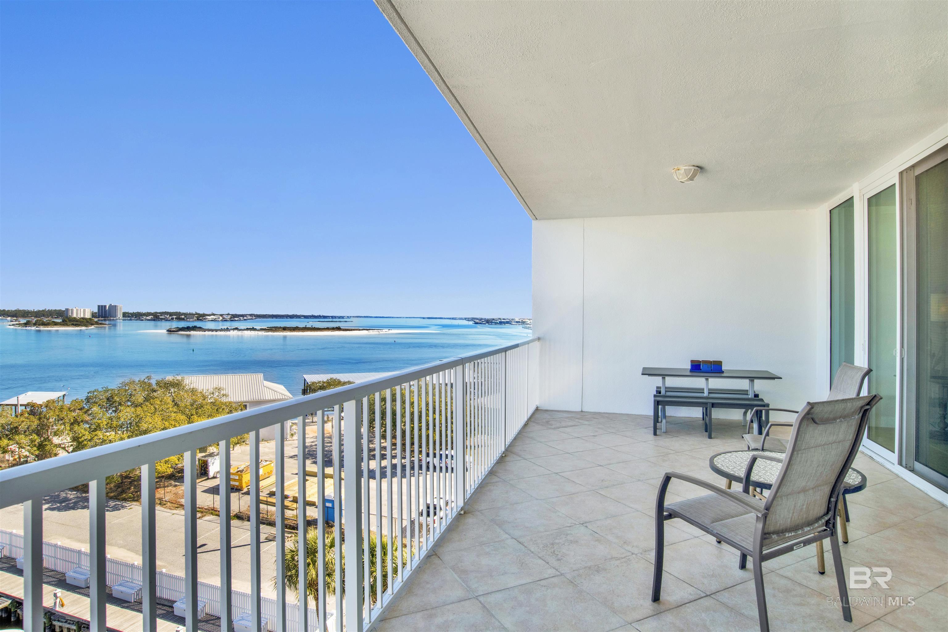 Image 4: Balcony