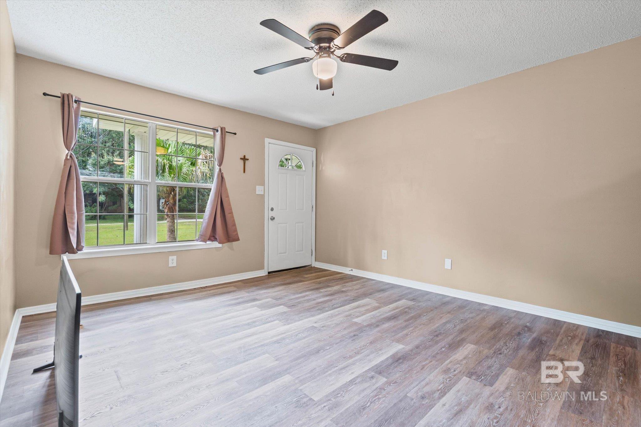 Image 3: Entrance Foyer
