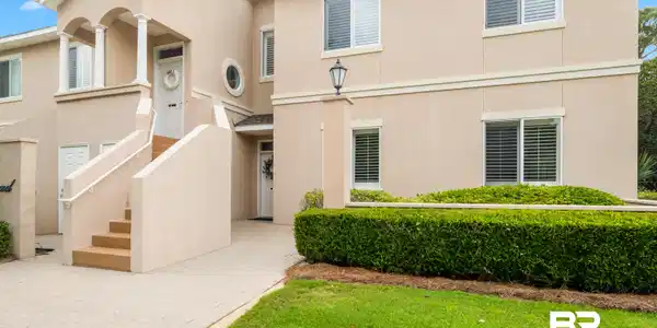 200 Peninsula Blvd
