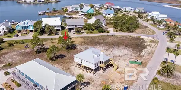 236 Sea Point Loop