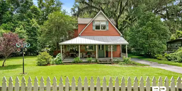 1403 Captain O'Neal Drive