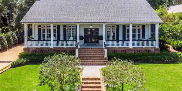 9046 Neumann Drive