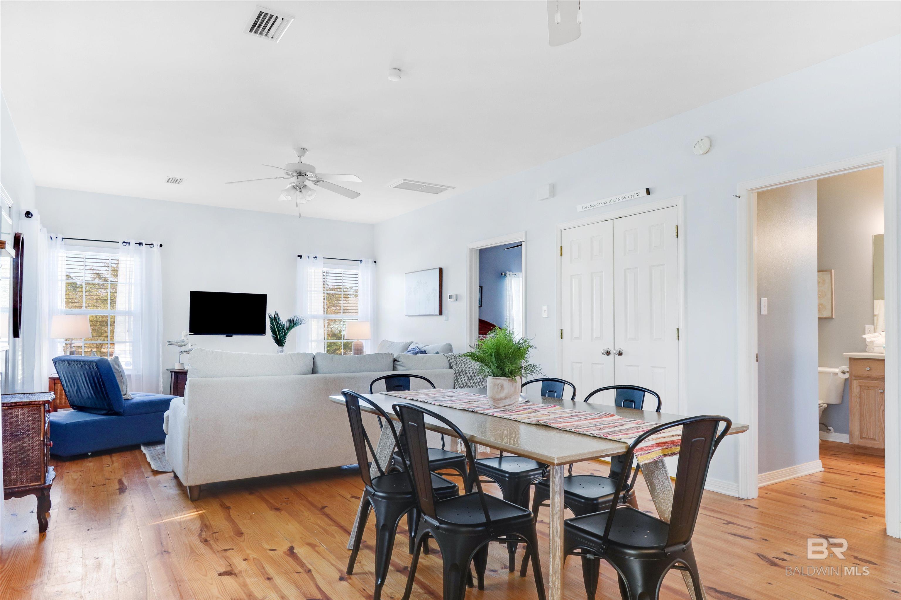 Image 3: Dining Area