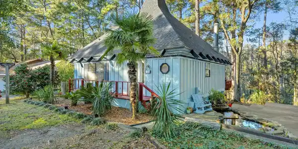 123 Creekside Drive