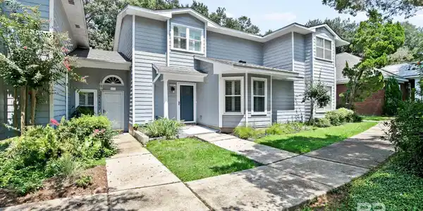 6651 Jackson Square
