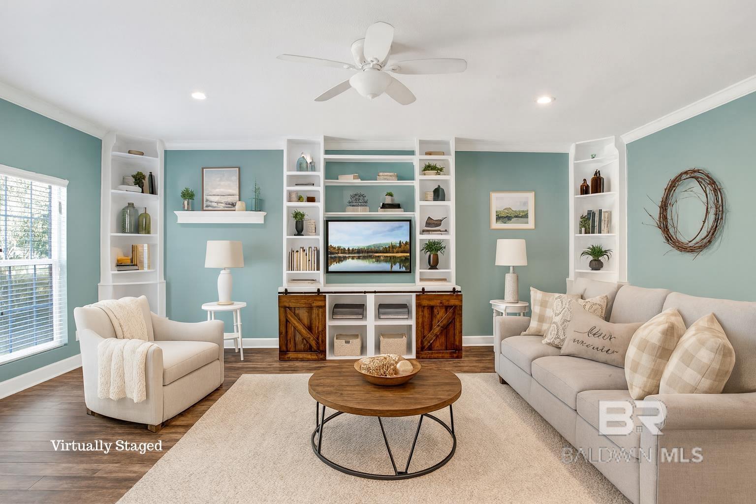 Image 3: Living Room