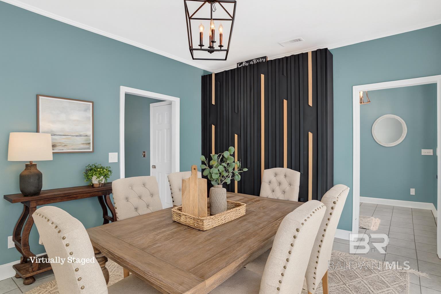 Image 4: Dining Area