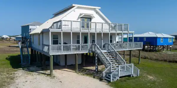 108 PONCHARTRAIN Court