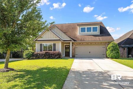 220 Hawthorne Circle