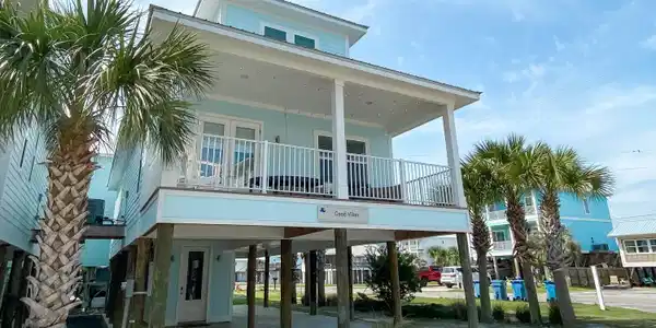 504 E Beach Boulevard