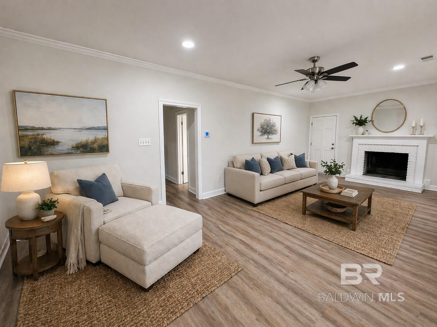 Image 2: Virtually staged greatroom