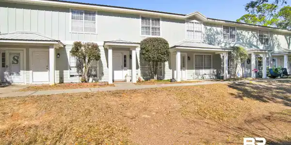 400 E 24th Avenue