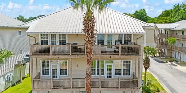 4 Yacht Club Drive