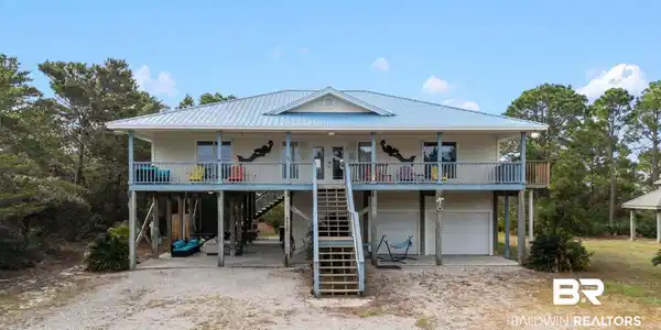 6802 Palmetto Drive