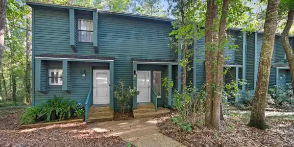 42 Summer Oaks Drive