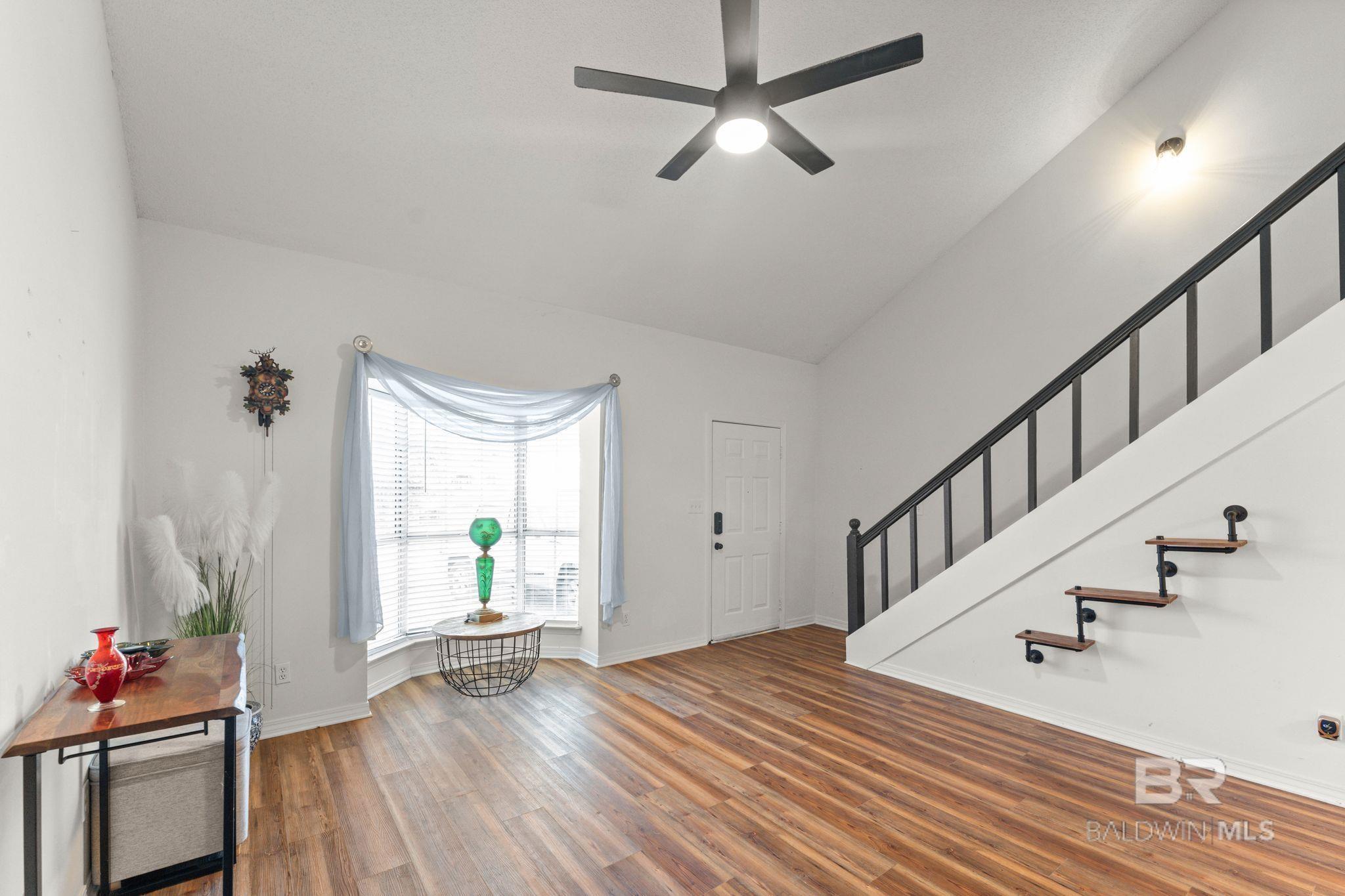 Image 3: Entrance Foyer