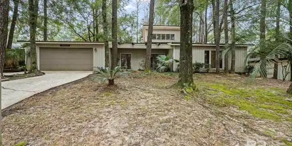 103 Hillcrest Circle