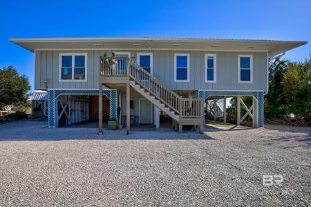 543 Gulf View Drive
