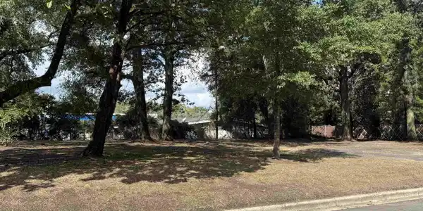 2450 Odette Avenue