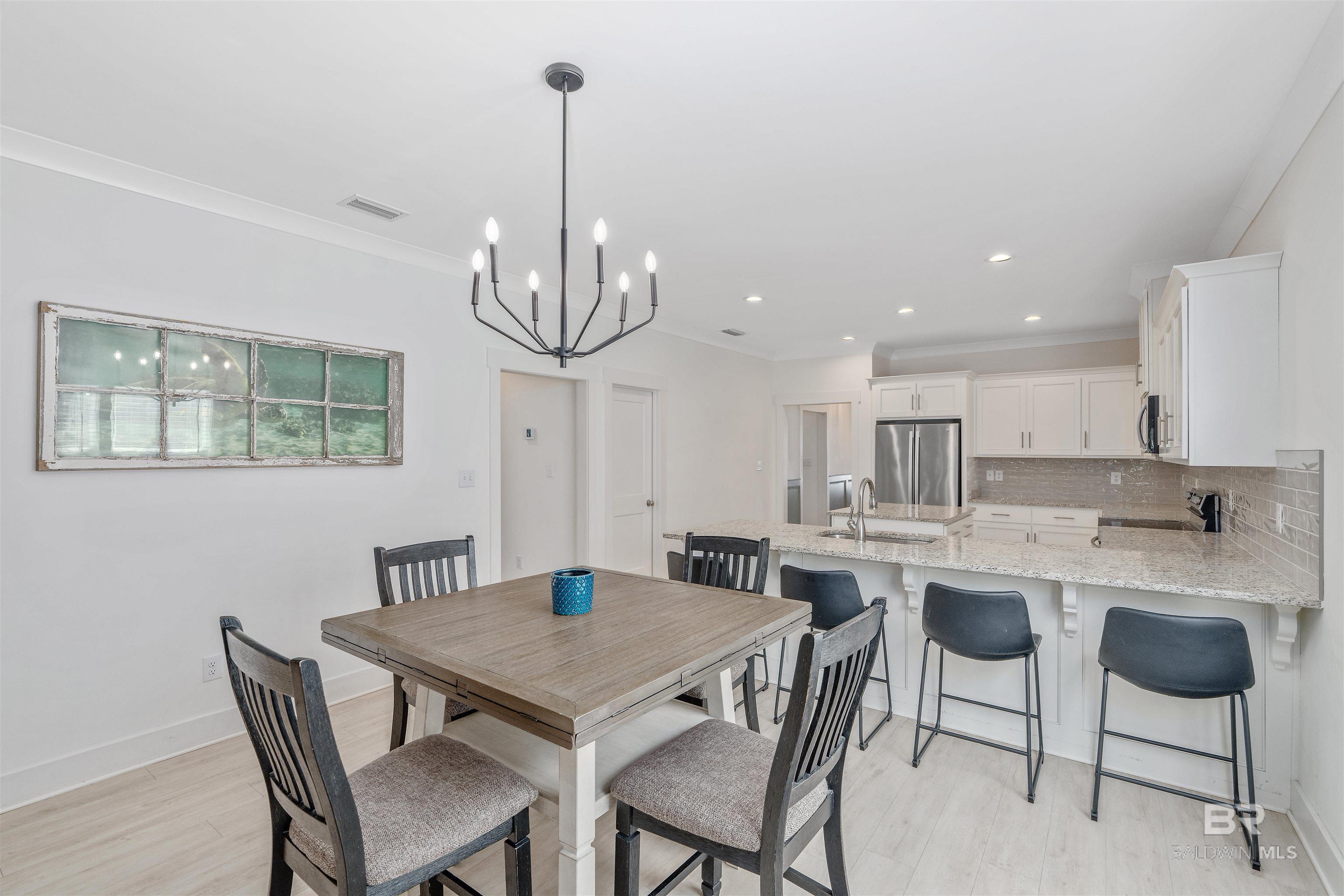 Image 3: Dining Area