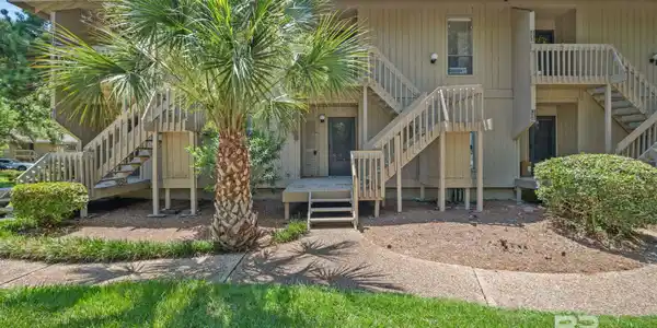 1061 Sea Cliff North
