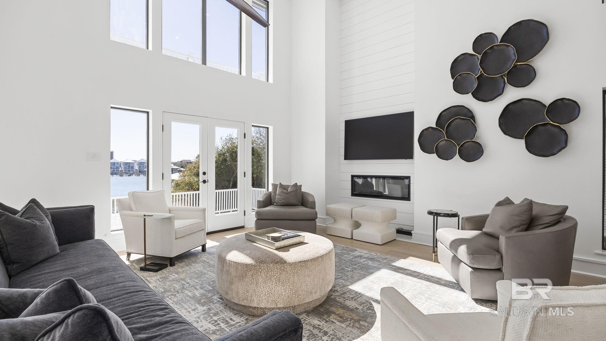 Image 2: Living Room