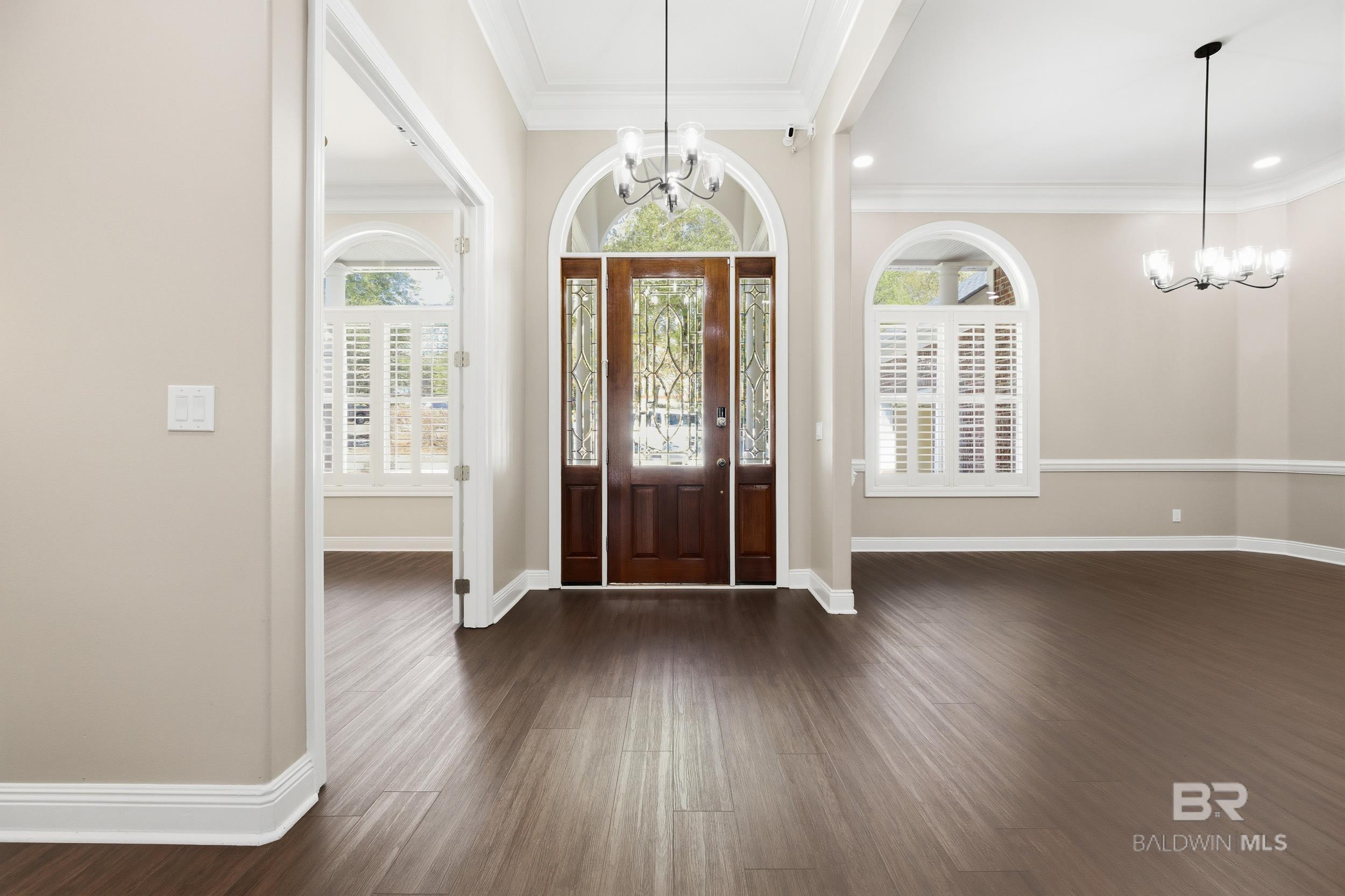 Image 3: Front Entry