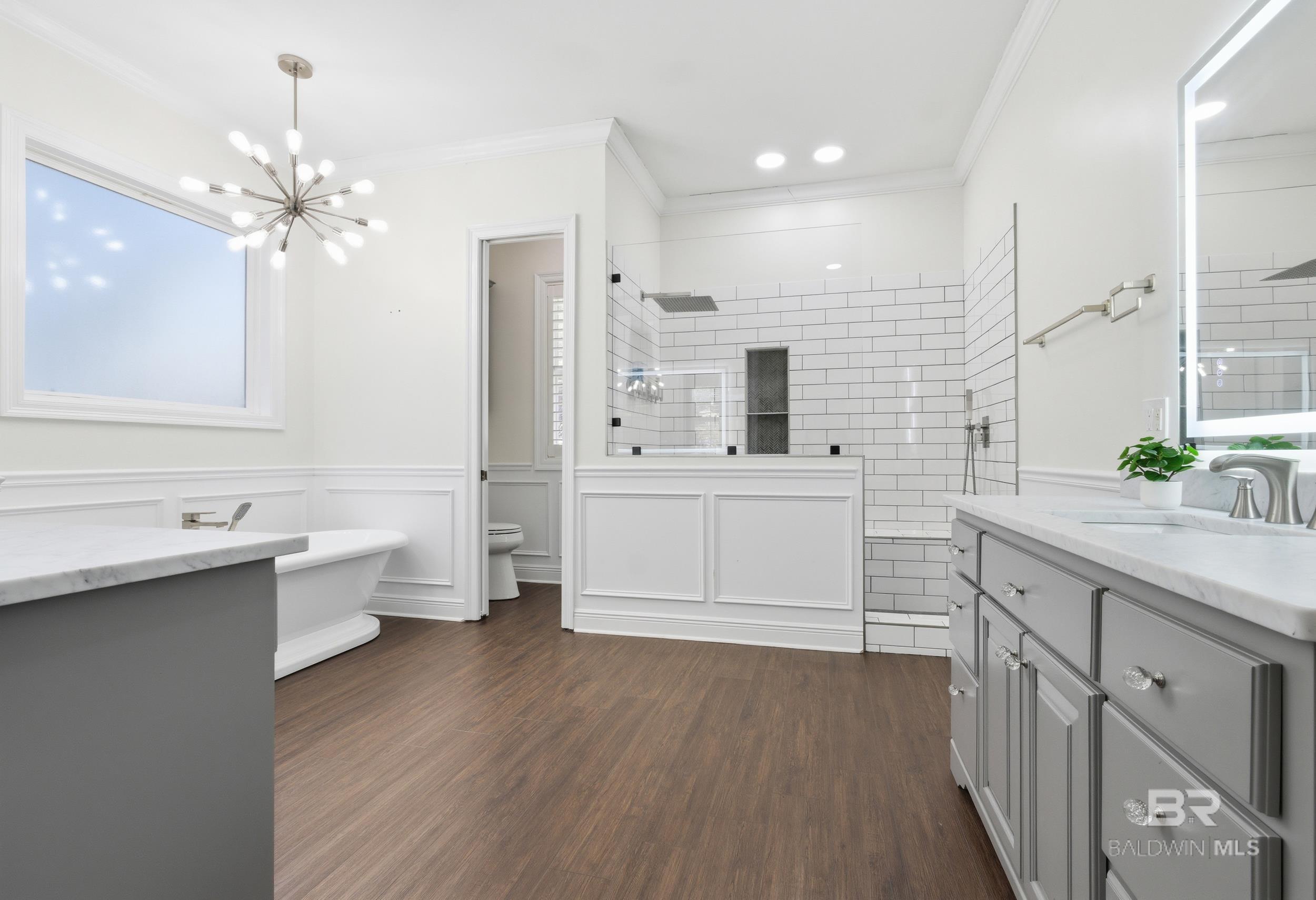 Image 4: Primary Bath