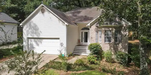 102 Greenwood Drive