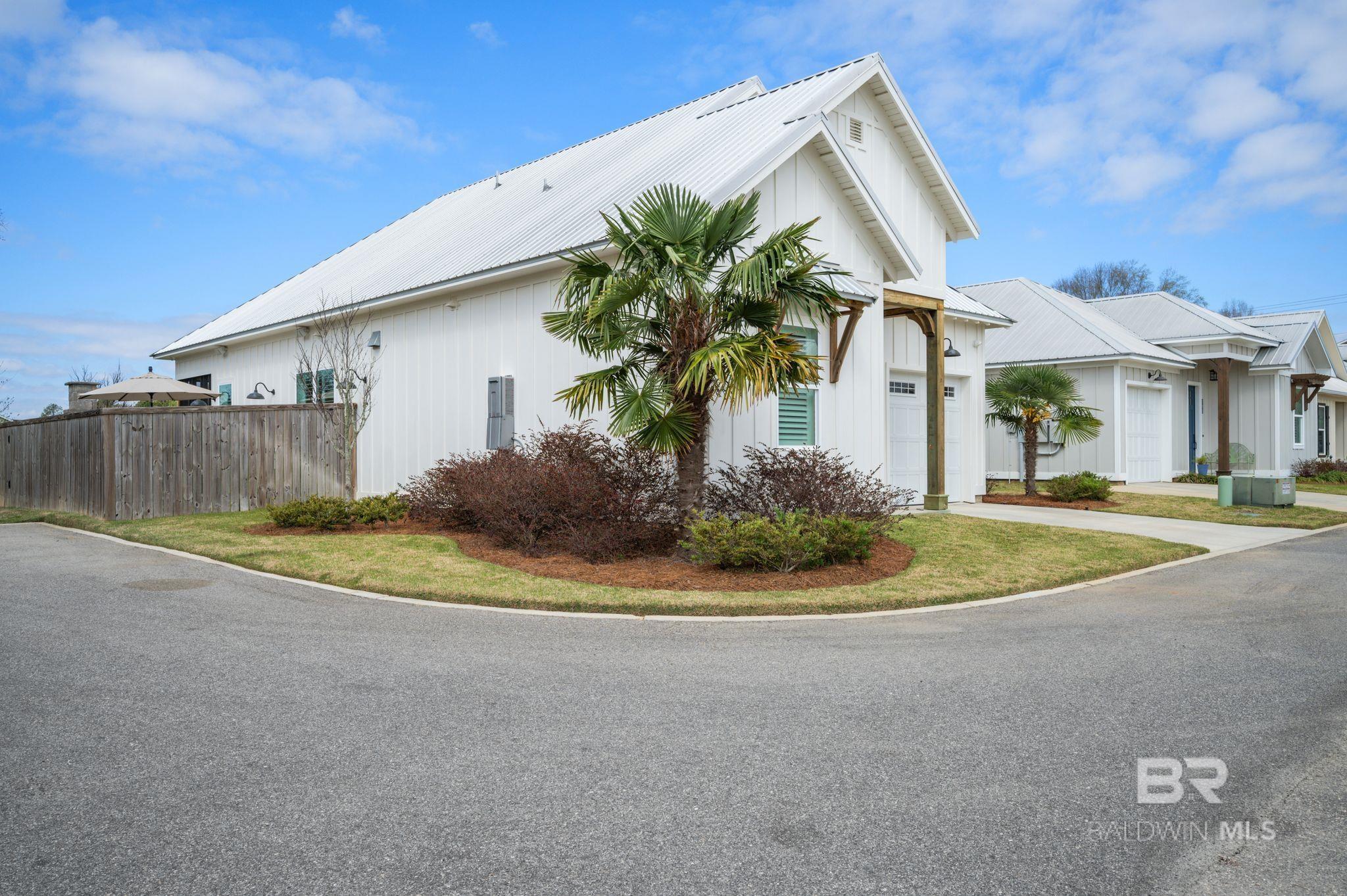 Image 2: Corner Lot