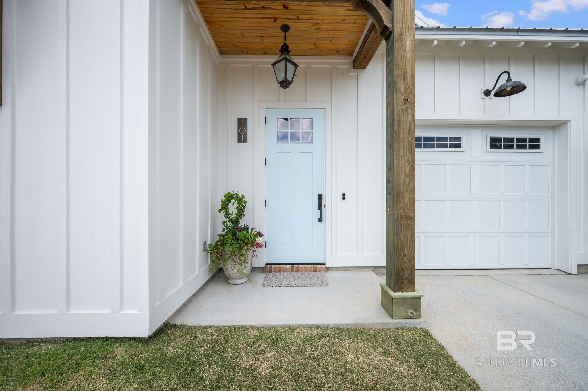 Image 4: Front Porch