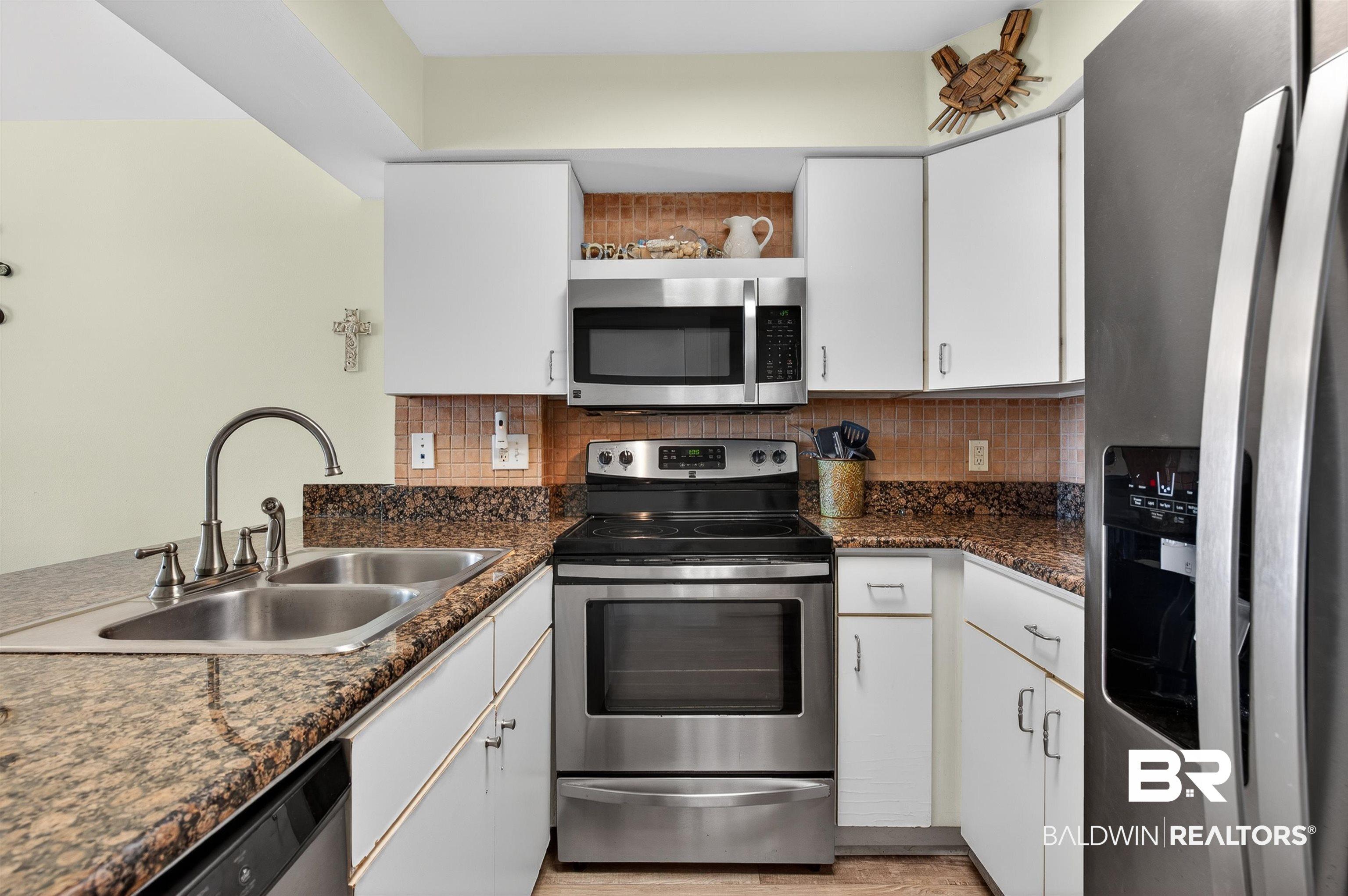 Image 3: Kitchen