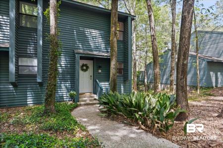 28 Summer Oaks Drive