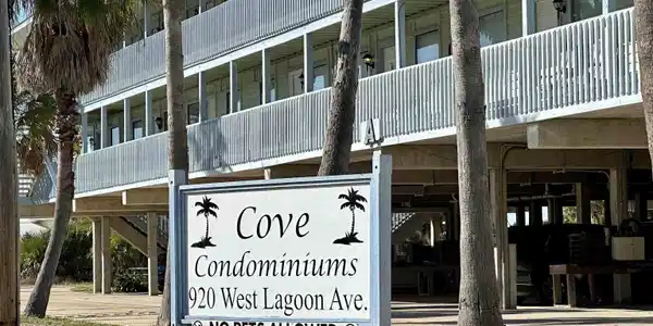 920 W Lagoon Avenue