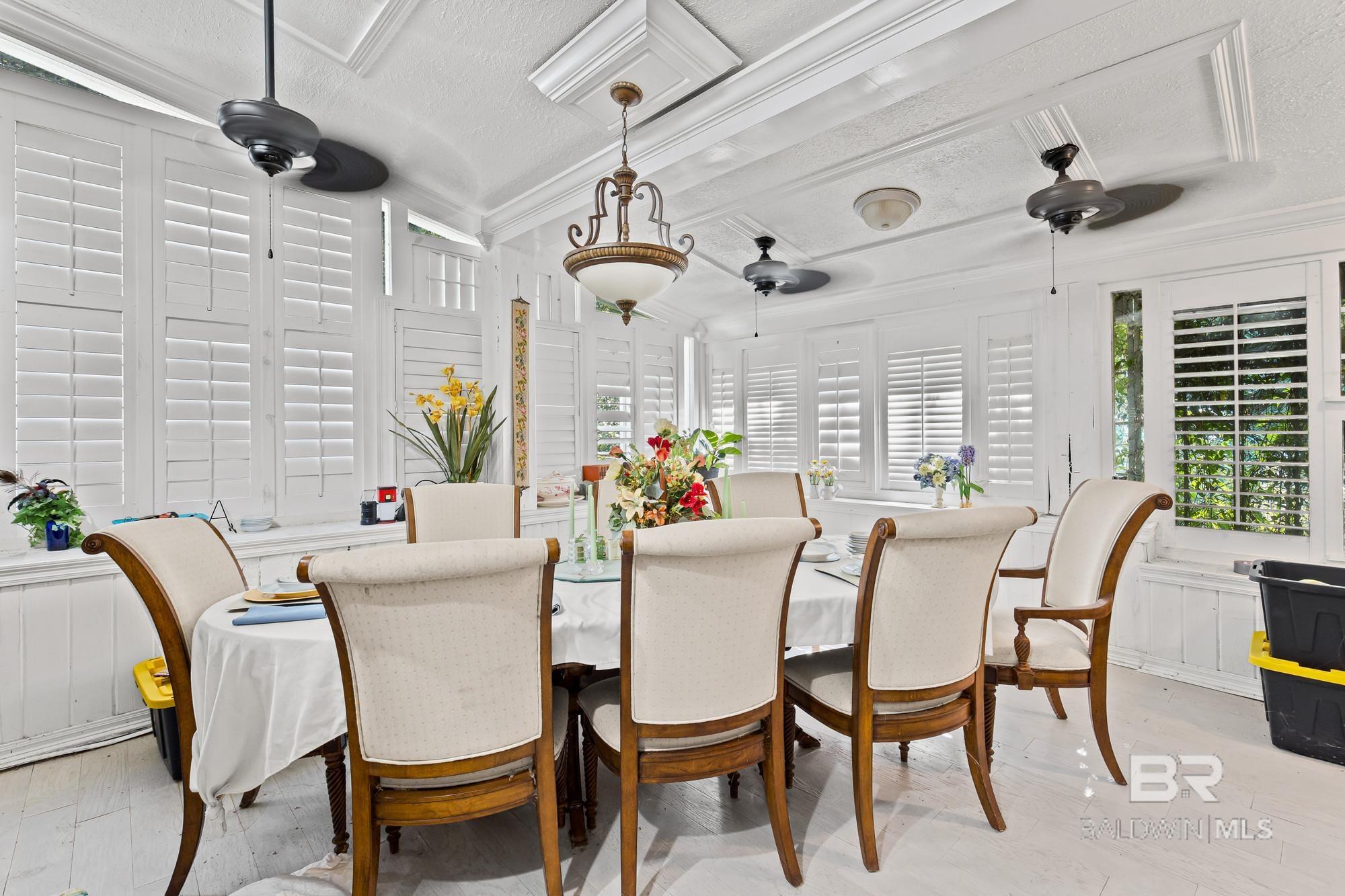 Image 3: Dining Area