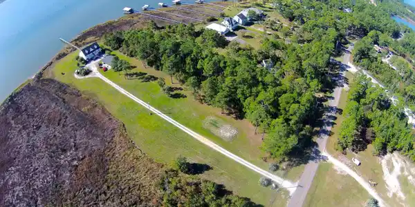 Image 4: Bird's eye view of a nearby body of water