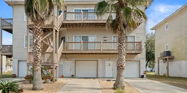4 Yacht Club Drive