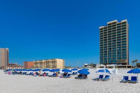 533 W Beach Boulevard