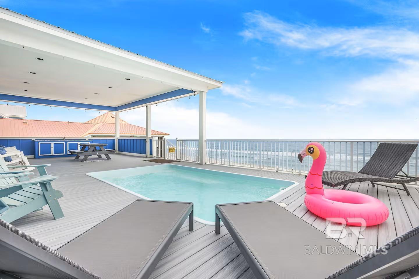 Image 2: Gulf facing pool